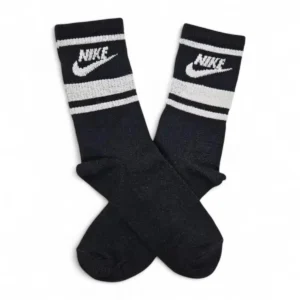 Medias Nike Negras con lineas blancas