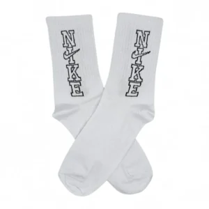 Medias blancas con logo vertical negro Nike