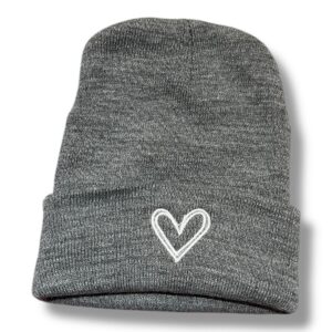 Gorro Gris con Corazón Blanco