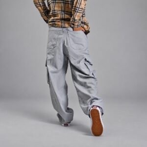 Jean Cargo Baggy Denim Shirokami — Vista adicional sobre fondo gris