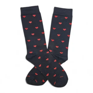 Medias negras corazones rojos