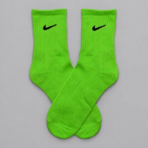 Medias Nike Verde Flúor — Vista principal sobre fondo gris