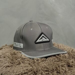 Gorra Nike Gris con Gris