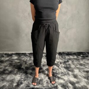 Pantalon de Lino Liso Negro 3/4