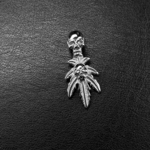 Dije Hoja con Calavera