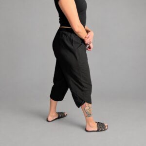 Pantalon de Lino Liso Negro 3/4 - fondo gris