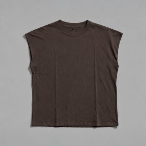 Musculosa Oversize Marrón Blanks — Prenda · frente sobre fondo gris