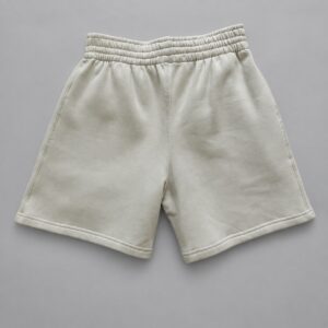 Bermuda oversize beige Blanks — Vista adicional sobre fondo gris