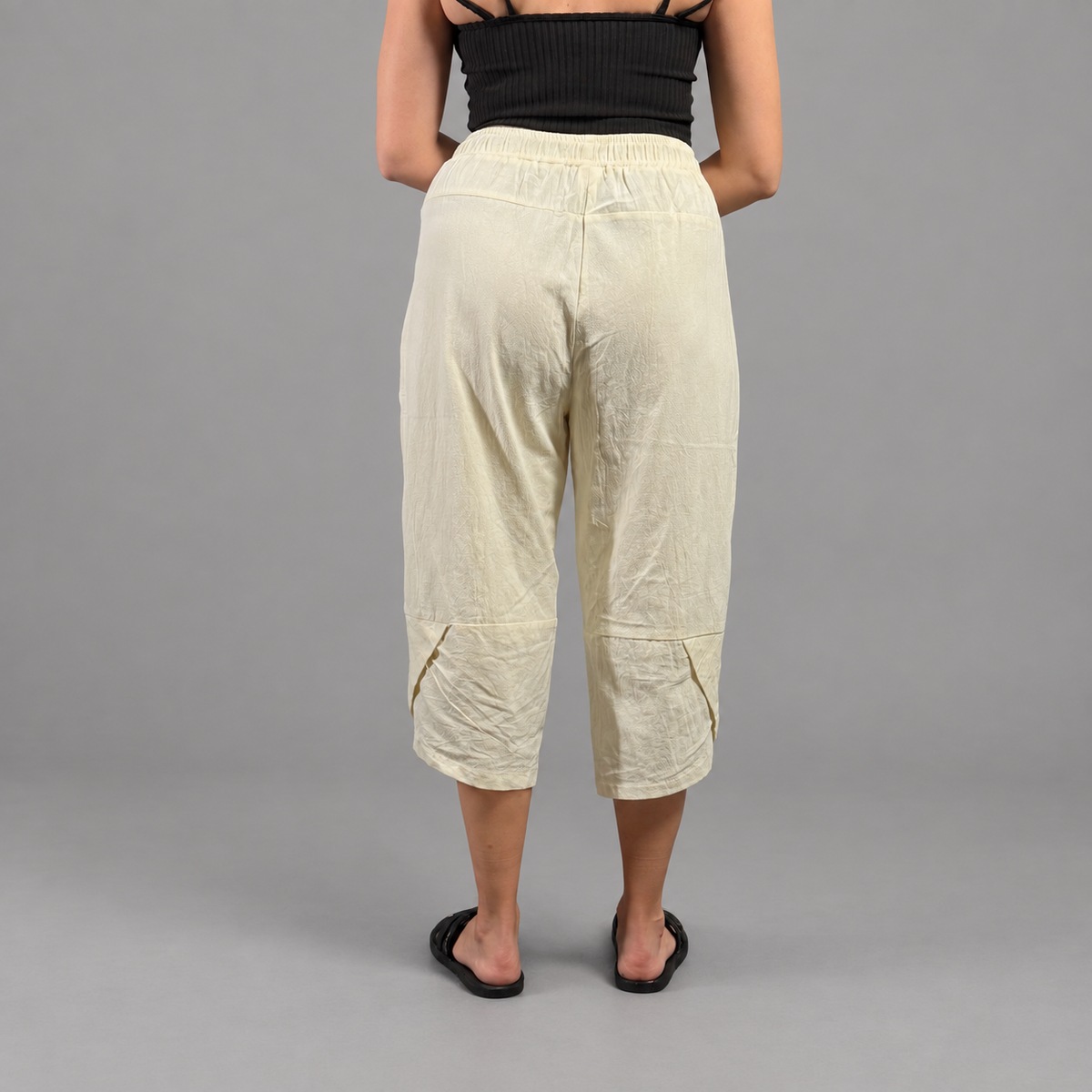 Pantalon de Lino Liso Amarillo 3/4 - fondo gris