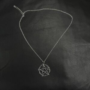 Collar Pentagrama de Espinas