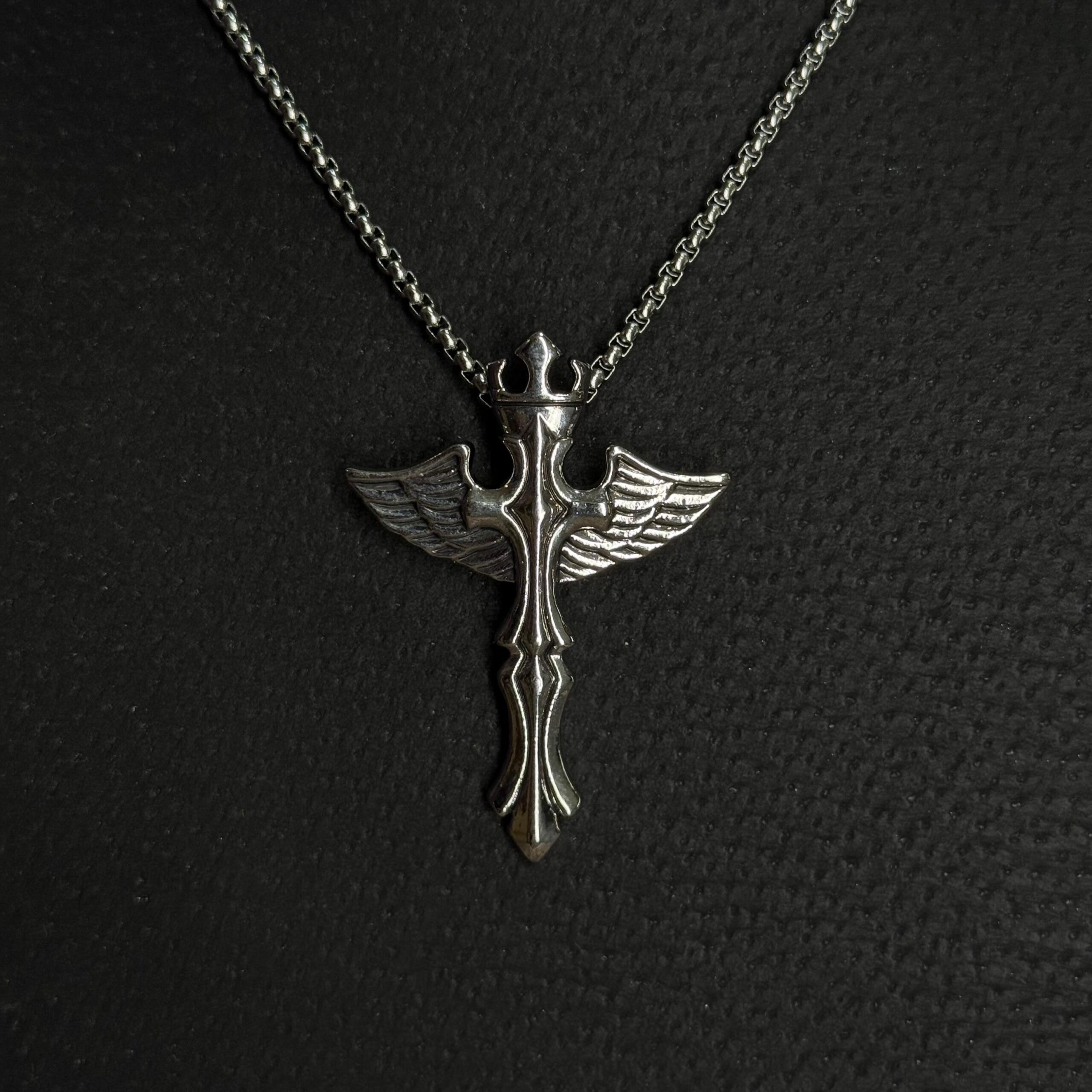Collar Cruz con Alas – Dije Ángel Gótico