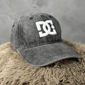 Gorra Stone DC Gris
