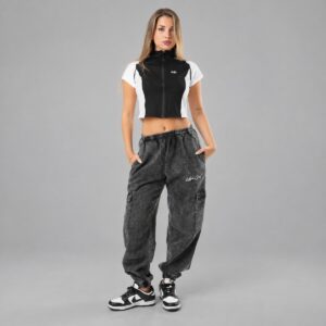 Jogger Washed VS Sign — Vista adicional sobre fondo gris