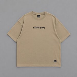 Remera boxy Demo camel Rituals — frente