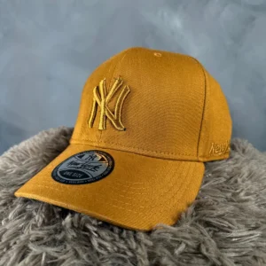 Gorra New York NY bordada mostaza